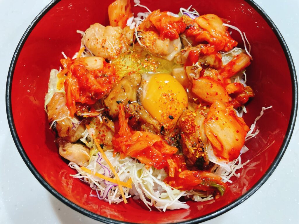 ファミマルたんぱく質が摂れる炭火焼やきとりの焼き鳥丼
